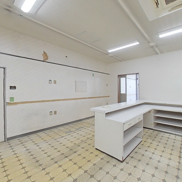 岐阜市徹明通４丁目の店舗事務所の居間・リビング