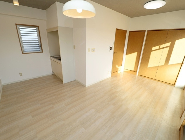 【洋室】 | ジュネス別府
