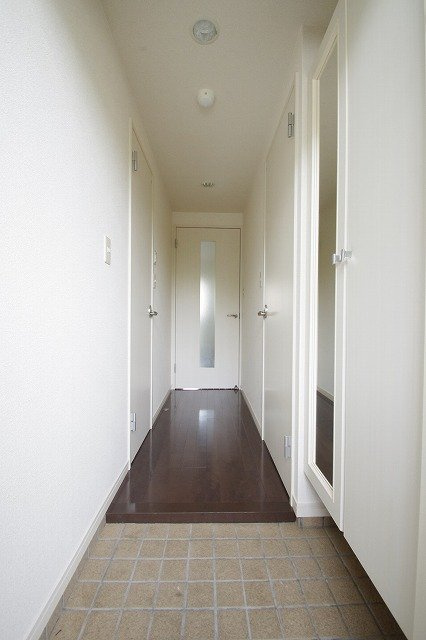 熊本市東区下南部３丁目の賃貸マンションの玄関