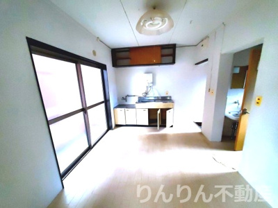 【居間・リビング】 | 勢見マンション | ゆったりとした居間です