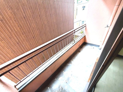 【バルコニー】 | 勢見マンション | バルコニーからの眺めを楽しみながら食事をしませんか