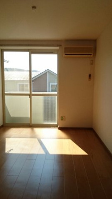 【居間・リビング】 | ラックＷＡＴＡＮＡＢＥⅡ | ゆったりとした居間です