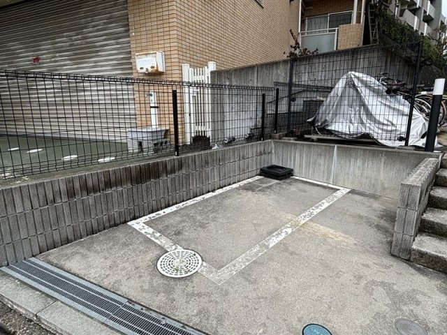 リブリ・美音の駐車場