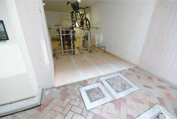 BRAVI南堀江のエントランス