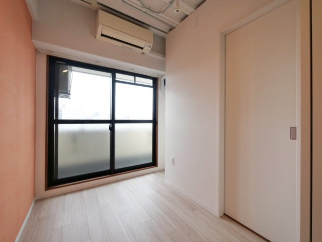SERENiTE-04の洋室