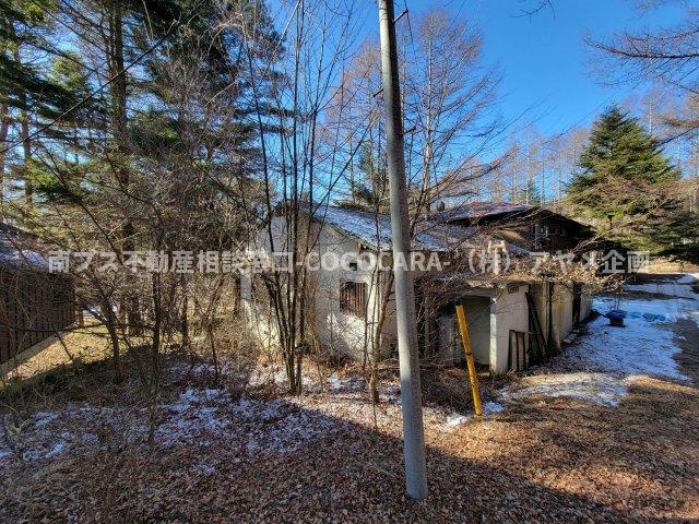 上物有り　北杜市大泉町西井出　売地の前面道路含む現地写真