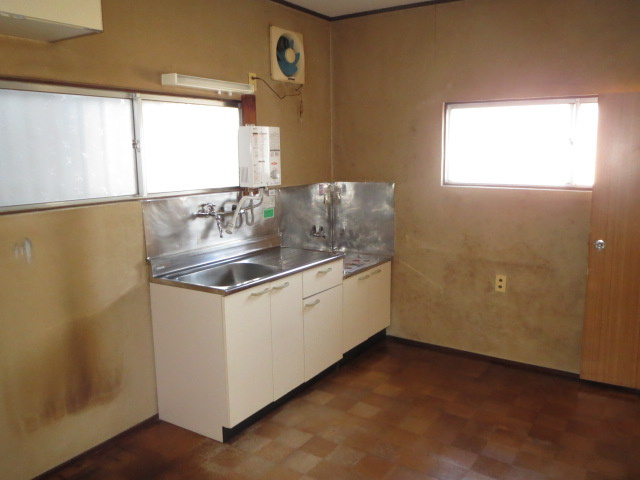 【キッチン】 | 名古屋貸室 | コンパクトなキッチンで掃除もラクラク