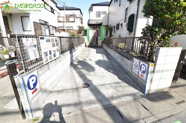 北本市中丸4丁目　中古一戸建ての駐車場