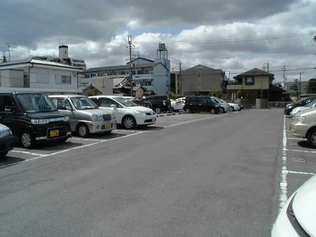 中井モータープールの駐車場