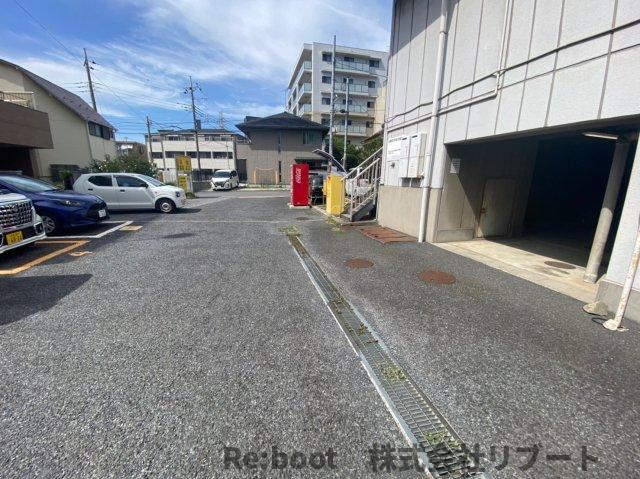 エクセル青山の駐車場