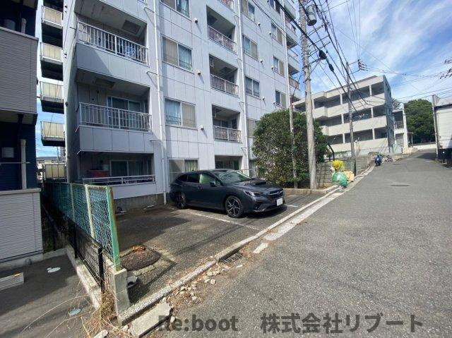 エクセル青山の駐車場