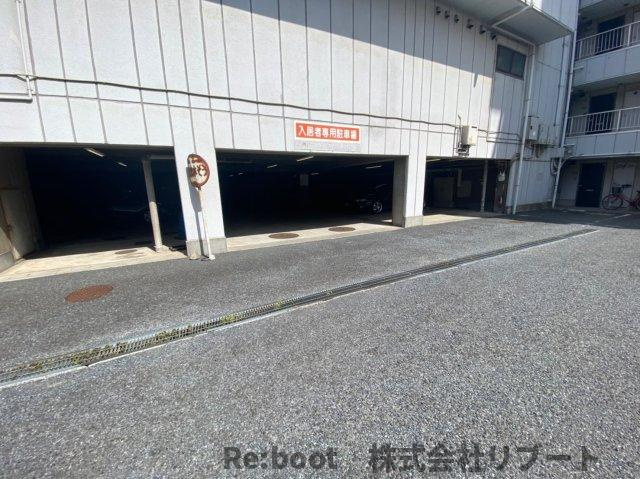エクセル青山の駐車場