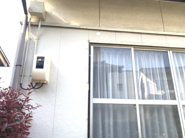 上塩冶町　戸建ての外観|玄関横（南側）