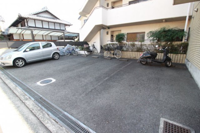 【その他共用部分】 | 川端マンション | 駐車場