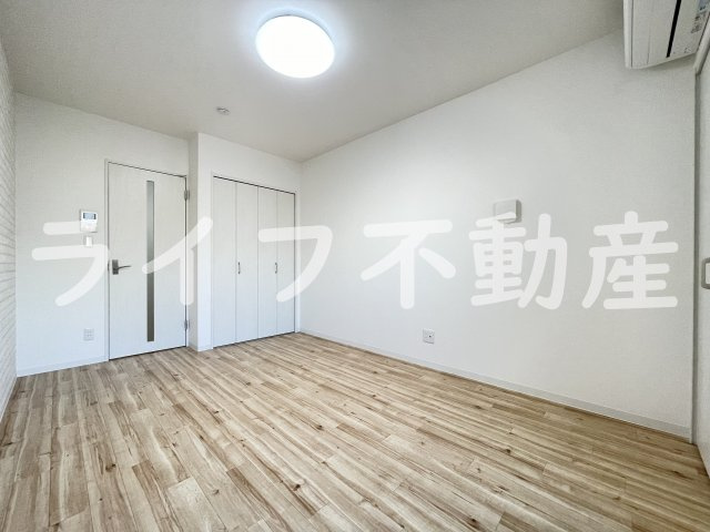 ノイヴェル長瀬の洋室