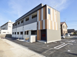 【外観】 | 常盤中学校そばに立地（2020年3月築）