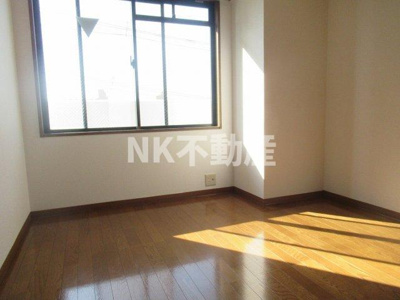 【寝室】 | アンソレイエ（吉田賃貸） | 落ち着いた色調の寝室です