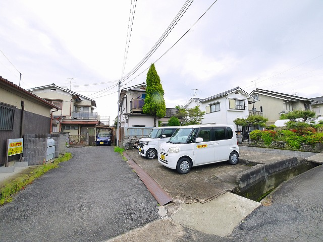 城貸家（西ノ京町）の駐車場