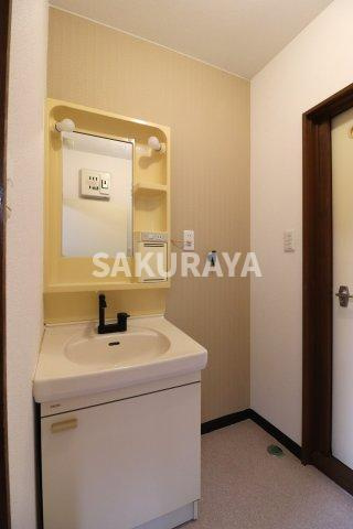 ラ・ヴィータの独立洗面台|2023年撮影。現況と異なる場合がございます。