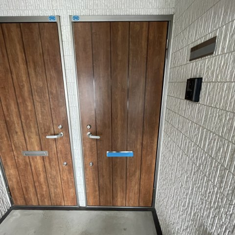 ラフィーネ東町５のエントランス