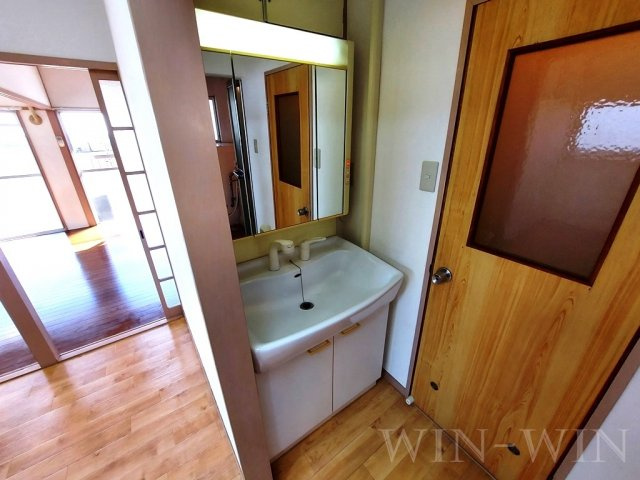 シャトー道の独立洗面台