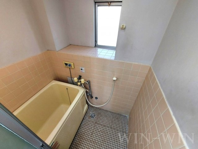 シャトー道の浴室