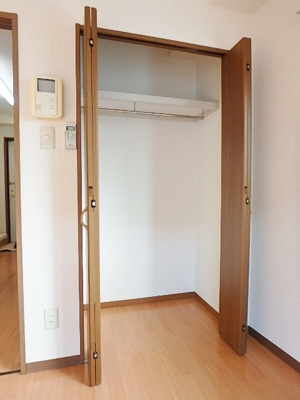 収納はクローゼットタイプです。