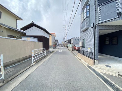 【前面道路含む現地写真】 | 雁屋南町中古一戸建て | 前面道路幅員約4.1ｍです。