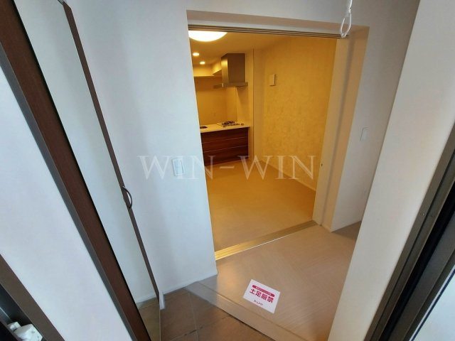 ハピネ吉川の玄関