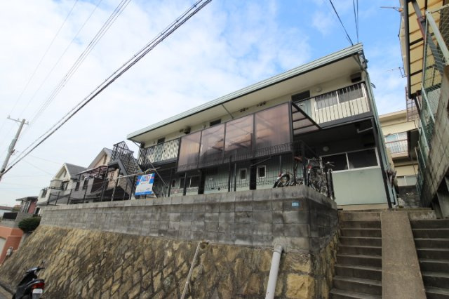 美山台ハイツの外観