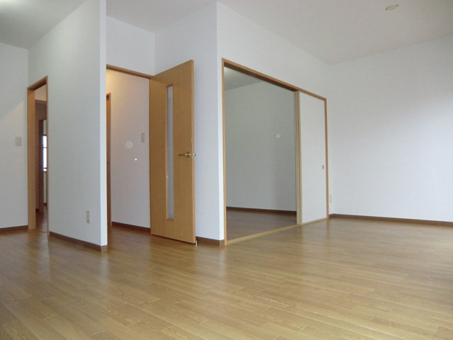 大阪市西淀川区御幣島６丁目の賃貸マンションの居間・リビング