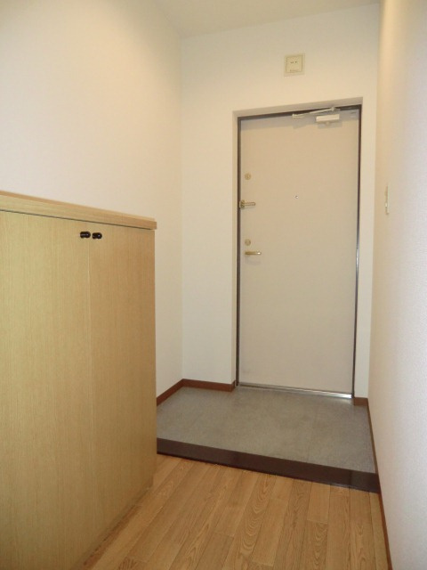 大阪市西淀川区御幣島６丁目の賃貸マンションの玄関