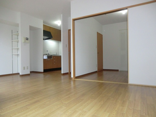 大阪市西淀川区御幣島６丁目の賃貸マンションの居間・リビング