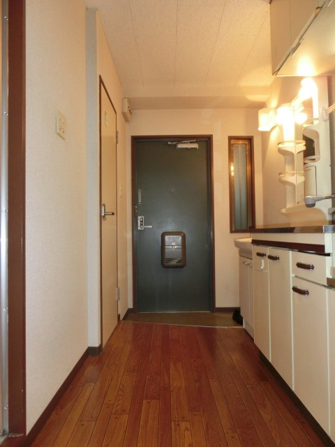 メゾネット・フジの玄関