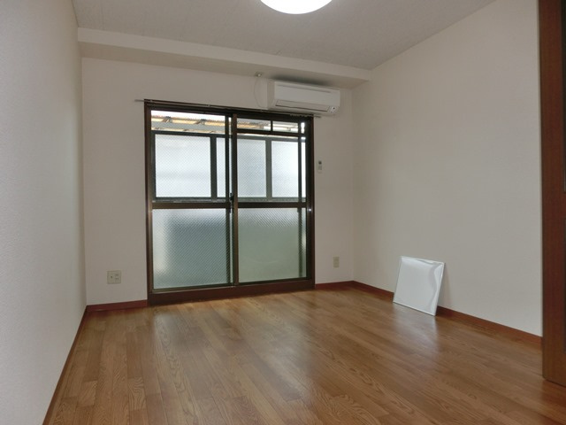 メゾネット・フジの洋室