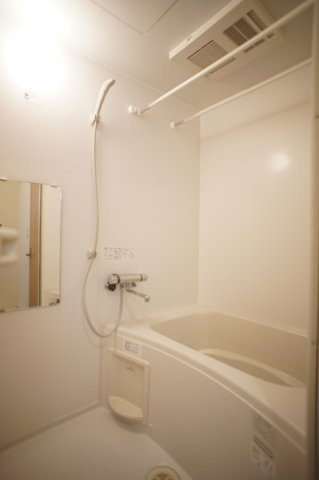 【浴室】 | メゾン・フレーヌ | 追い焚き機能給湯・乾燥機能のある浴室です（写真は他室です）