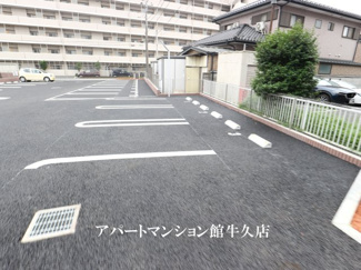 【駐車場】