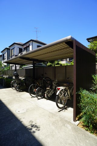 グレイス ファーストのその他|共用部には駐輪場を設置♪
