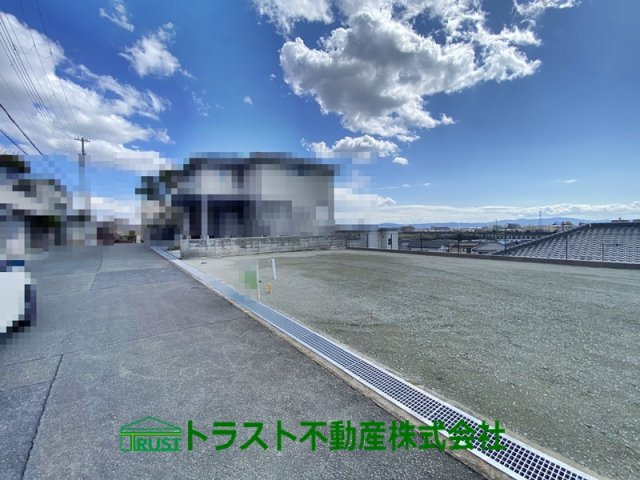 明石市魚住町錦が丘　土地の前面道路含む現地写真