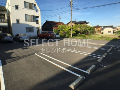 【駐車場】 | グランドールA | 駐車場です