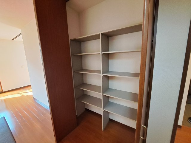 シャルマングルーの収納