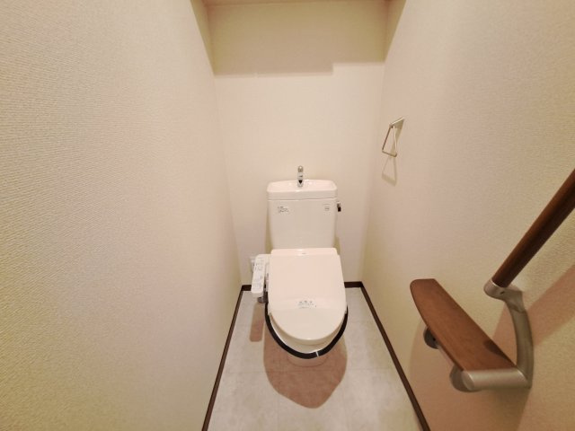 シャルマングルーのバルコニー