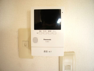 【セキュリティ】 | ラフォーレ・秋桜C | 訪問者の確認ができるTVドアホン付きです♪