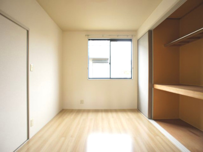 【寝室】 | ラフォーレ・秋桜C | 清潔感のあるきれいな洋間です♪