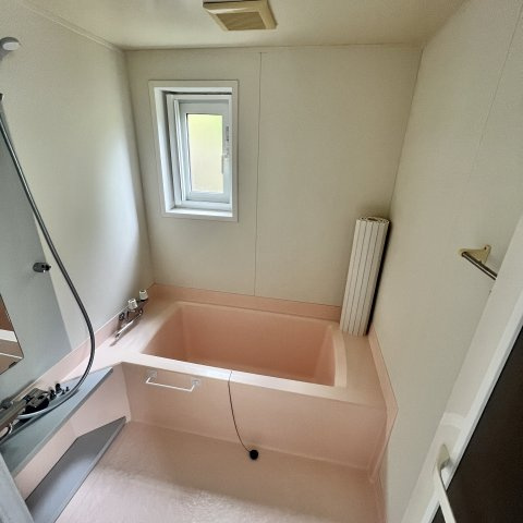 室蘭市母恋南町3丁目15-9戸建の浴室
