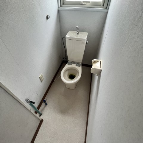 室蘭市母恋南町3丁目15-9戸建のトイレ