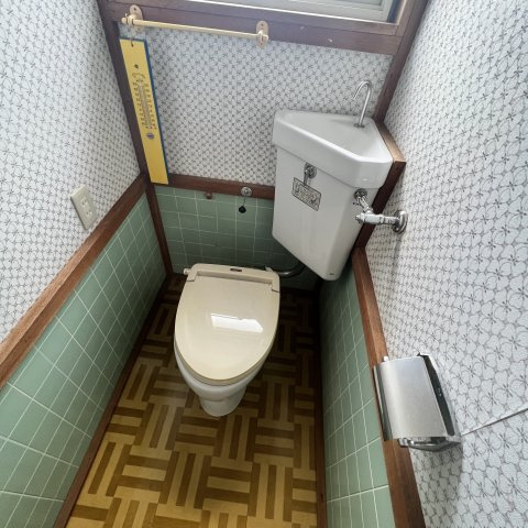 室蘭市母恋南町３丁目１５－９戸建のトイレ