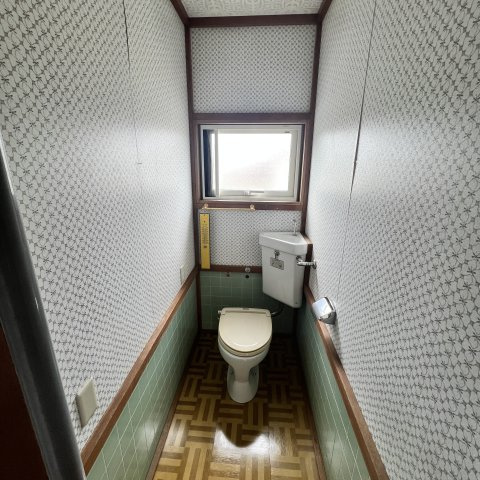 室蘭市母恋南町３丁目１５－９戸建のトイレ