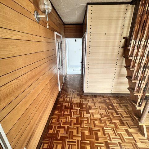 室蘭市母恋南町３丁目１５－９戸建の玄関