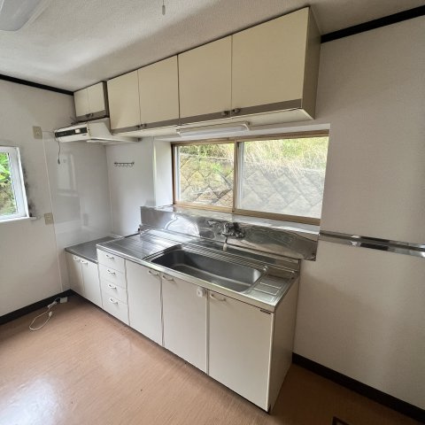 室蘭市母恋南町3丁目15-9戸建のキッチン
